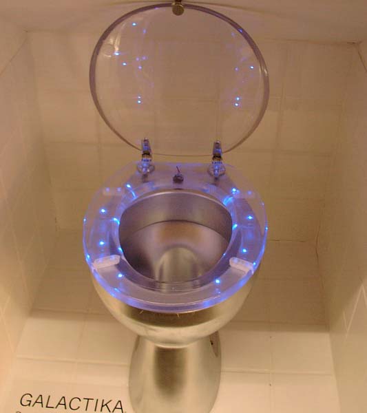 WC-Sitz mit LED. Neuvorstellung auf der Frankfurter Messe.